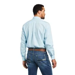 Ariat® Men's Oxford Wrinkle Free Long Sleeve Button Front Western Shirt -Leather Wallet Shop 10040586 back