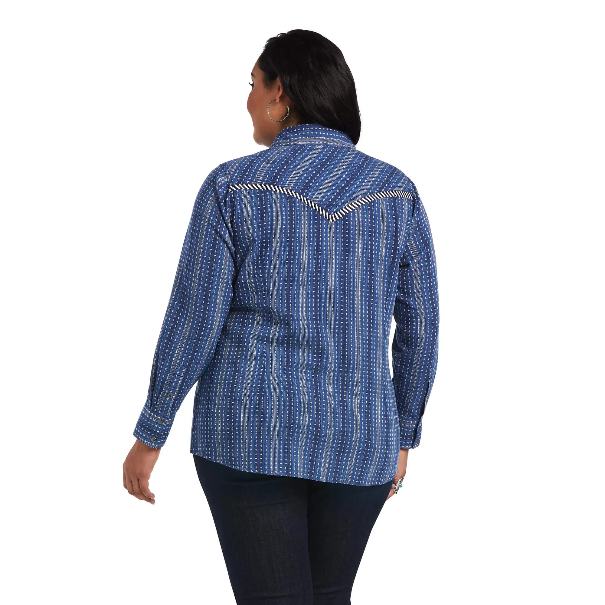 Ariat® Women's REAL Dobby Chambray Long Sleeve Snap Front Western Shirt 4 Ariat® Women's REAL Dobby Chambray Long Sleeve Snap Front Western Shirt - Image 4