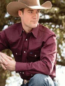 Wrangler® Men's Cowboy Cut® Twill Long Sleeve Snap Front Western Work Shirt -Leather Wallet Shop MS70719 HERO